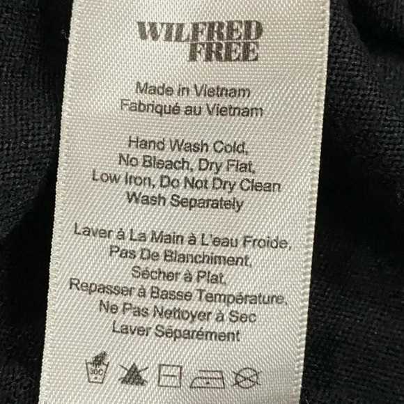 Wilfred Free women’s slouchy oversized long sleeve Vneck whimsygoth plain  black - Picture 8 of 9